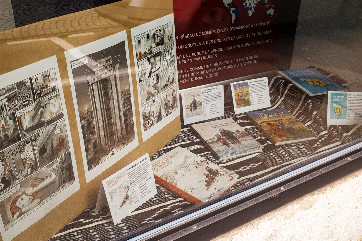 La vitrine de la FICD aux couleurs de Delémont&rsquo;BD